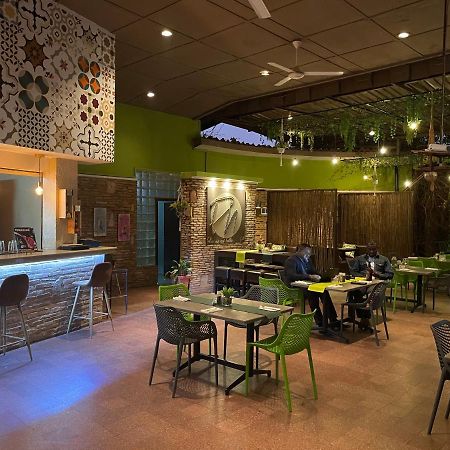 Planet Hotel Hollybum Lubumbashi Extérieur photo
