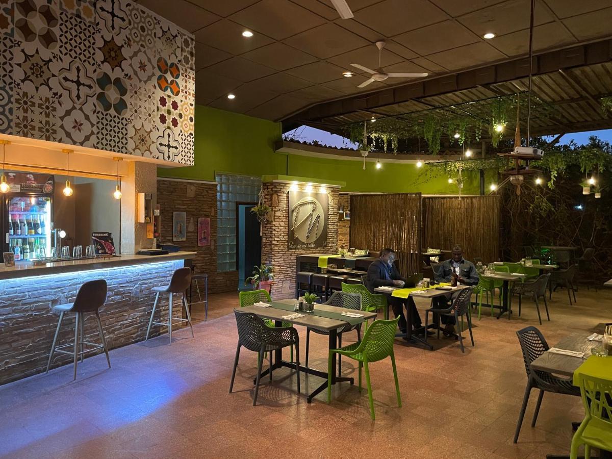 Planet Hotel Hollybum Lubumbashi Extérieur photo