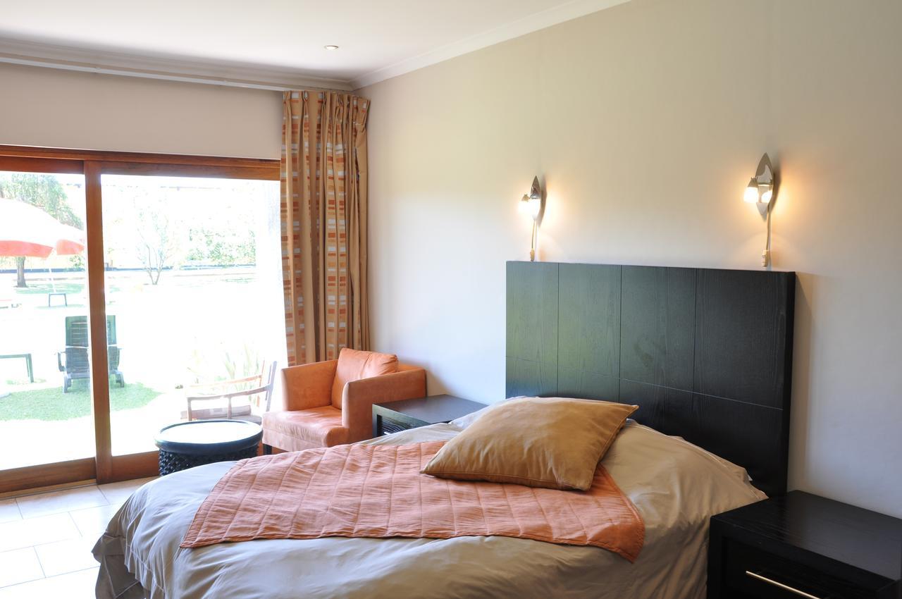 Planet Hotel Hollybum Lubumbashi Extérieur photo