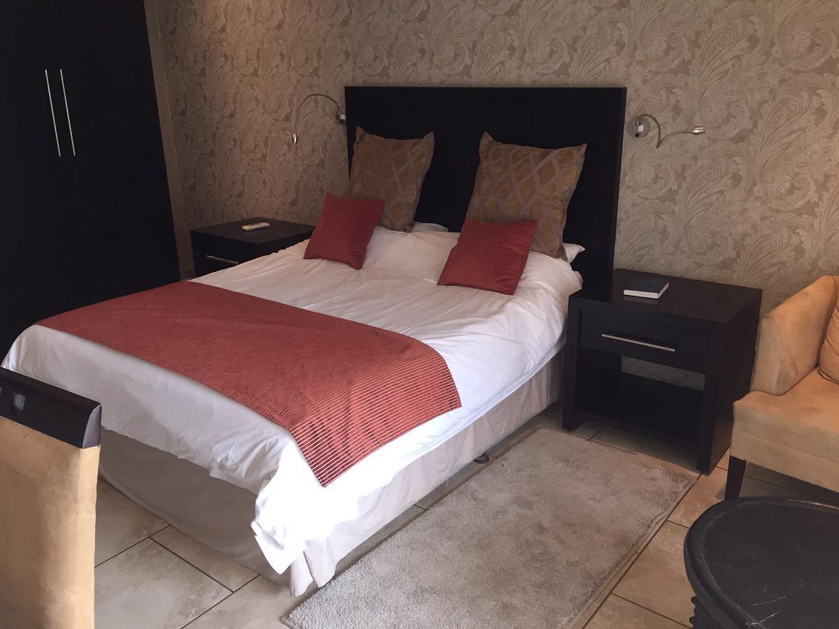 Planet Hotel Hollybum Lubumbashi Extérieur photo
