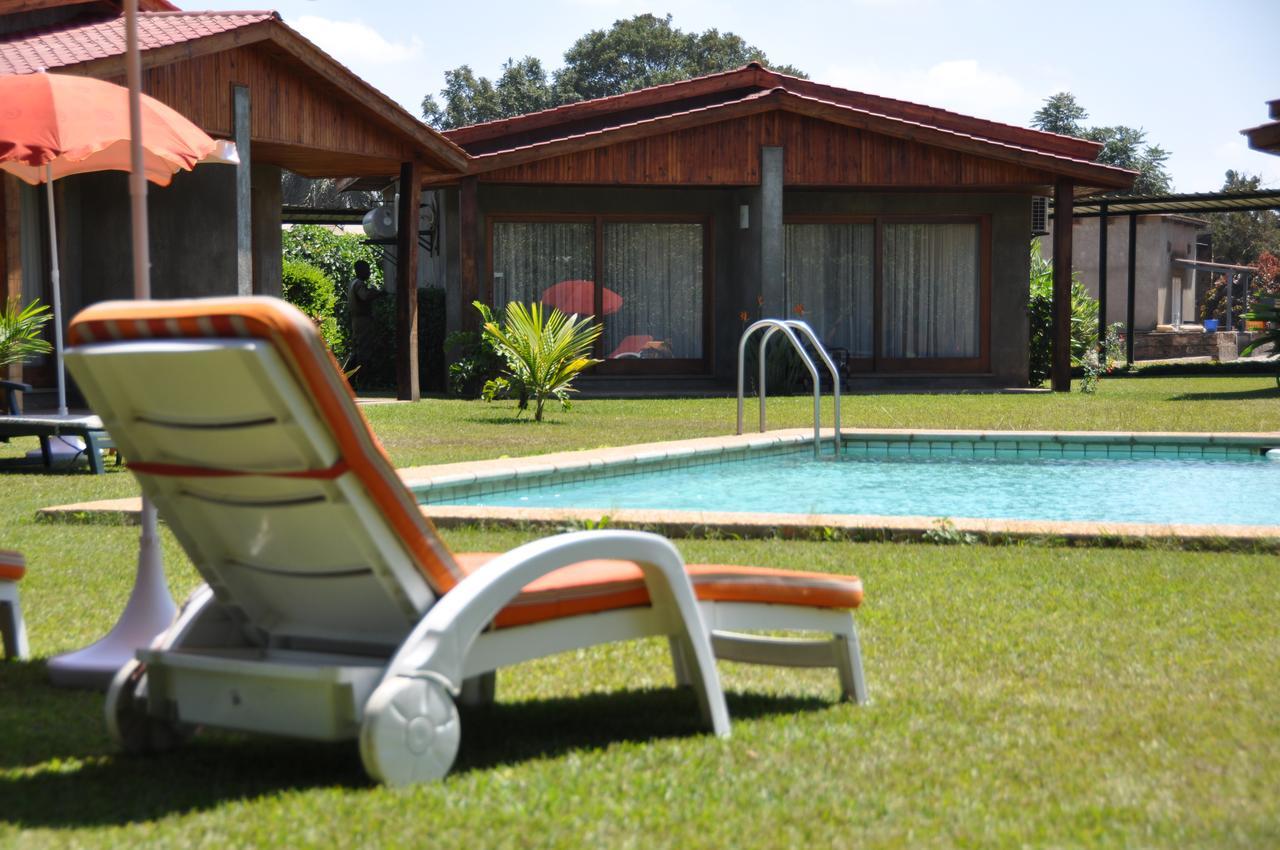 Planet Hotel Hollybum Lubumbashi Extérieur photo