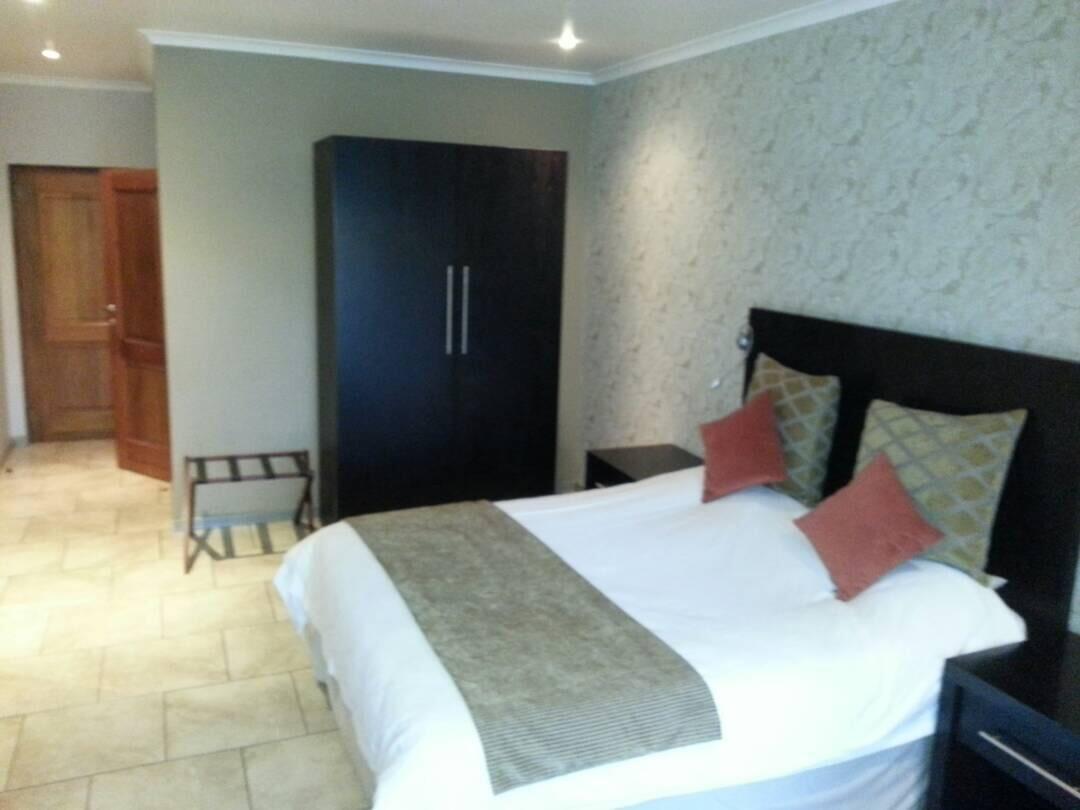 Planet Hotel Hollybum Lubumbashi Extérieur photo
