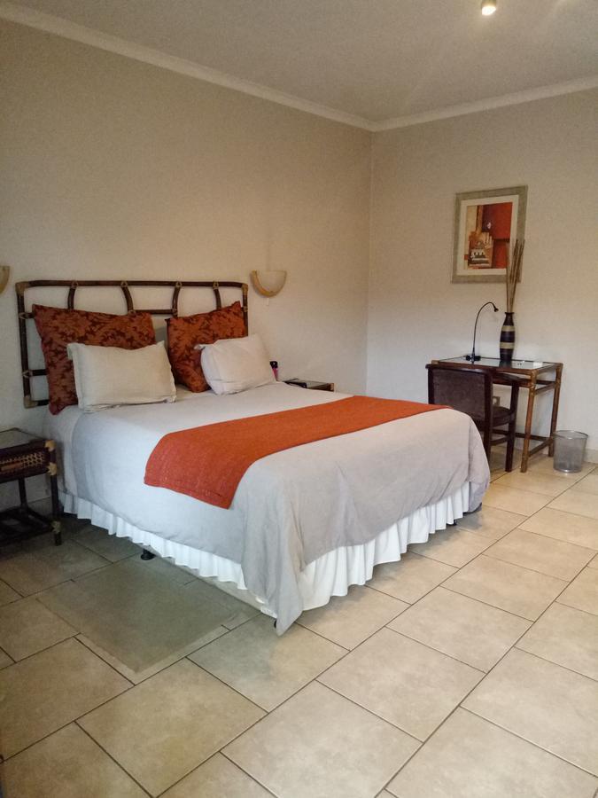 Planet Hotel Hollybum Lubumbashi Extérieur photo